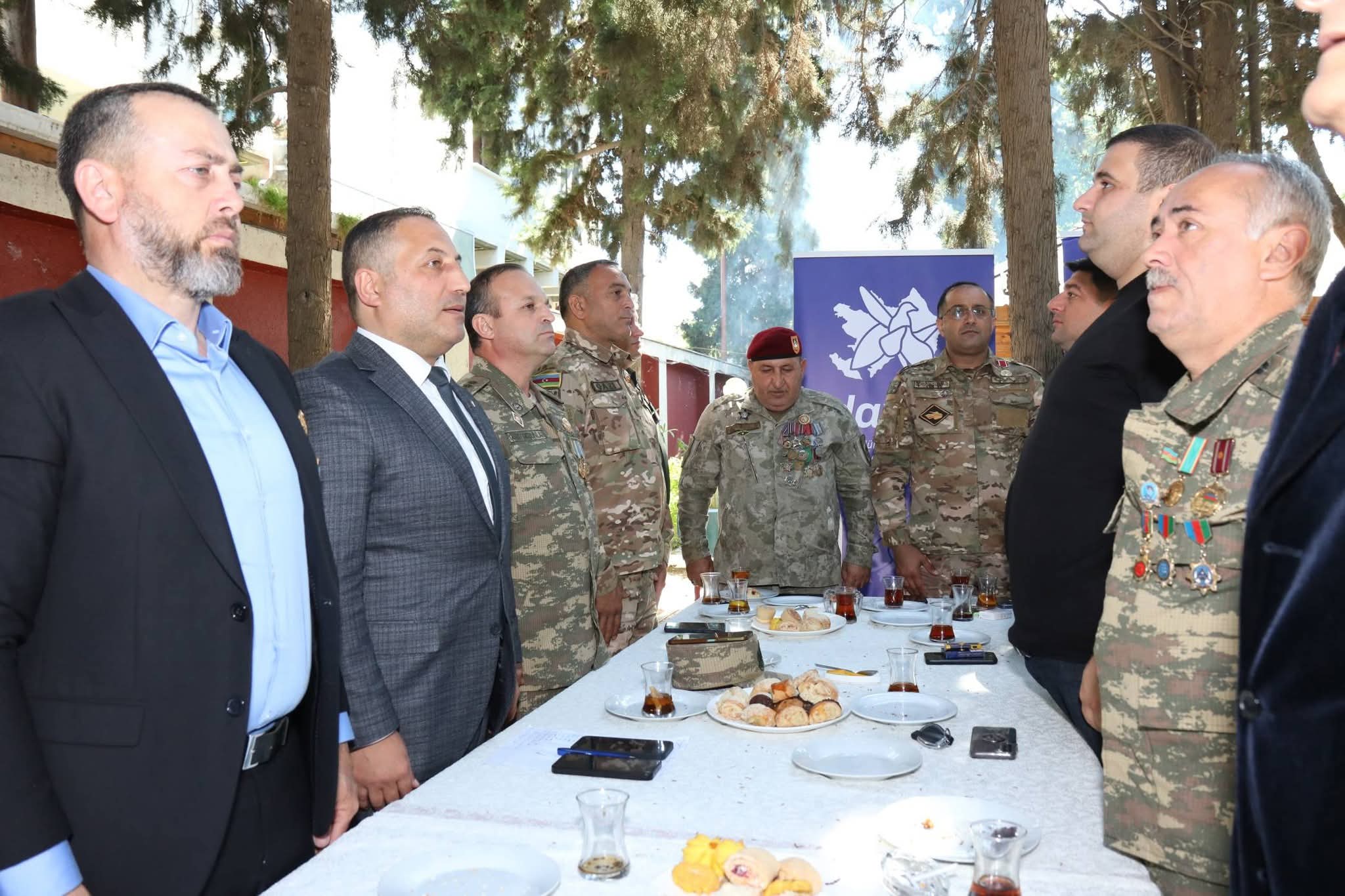Şəhid ailələri və qazilərə bayram sovqatı verilib